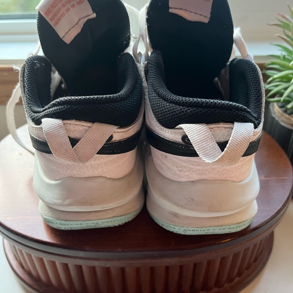 Nike Hustled X SU21 Basketball Shoes - Picture 4 of 4